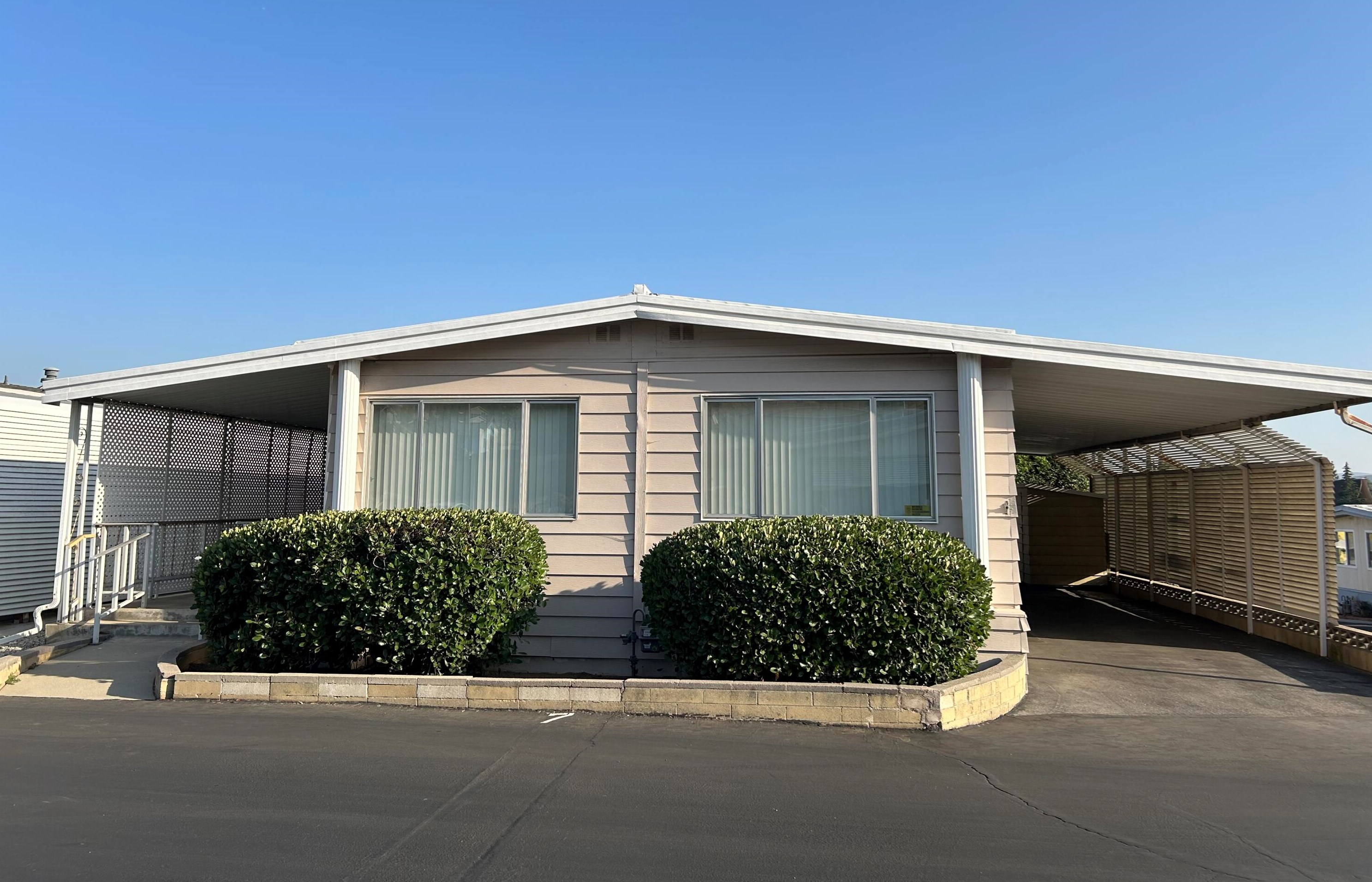 2200 W Wilson St #7, Banning, CA 92220