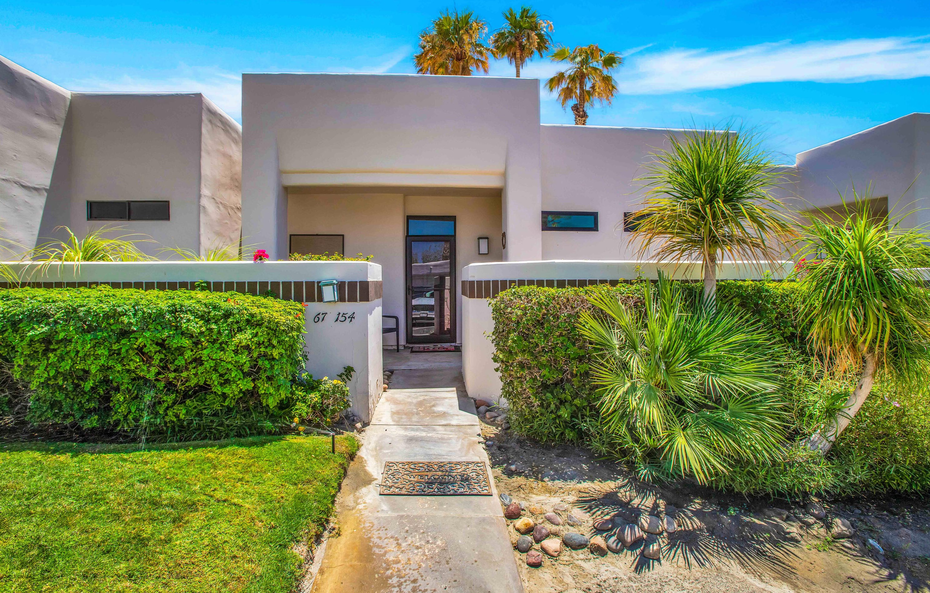 67154 Chimayo Dr, Cathedral City CA  92234-7448 exterior