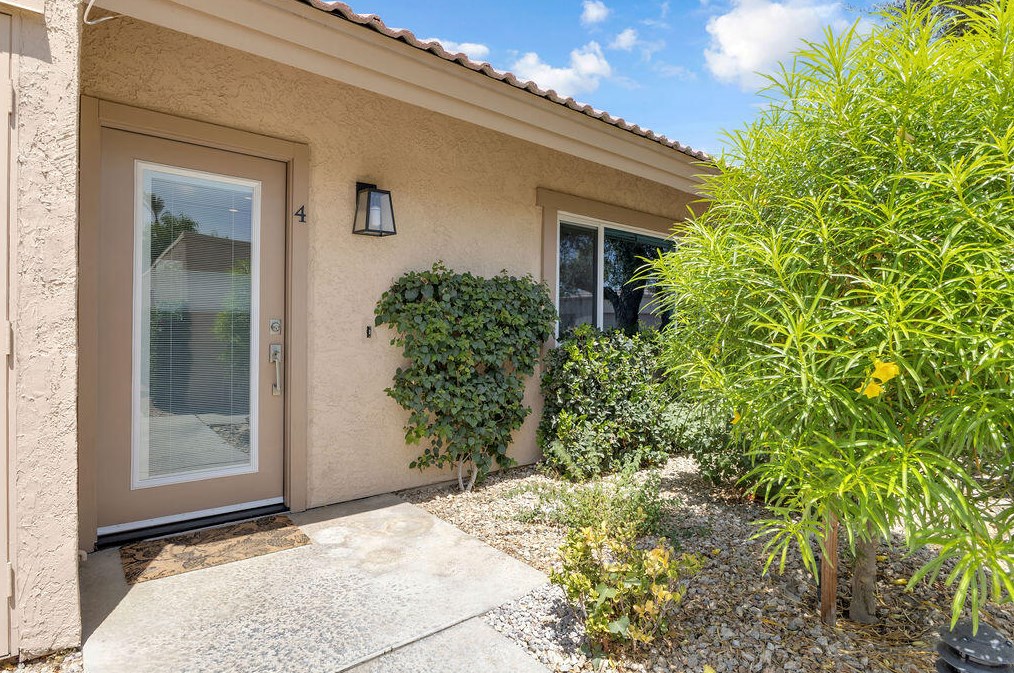 70100 Mirage Cove Dr, Rancho Mirage CA  92270-2968 exterior