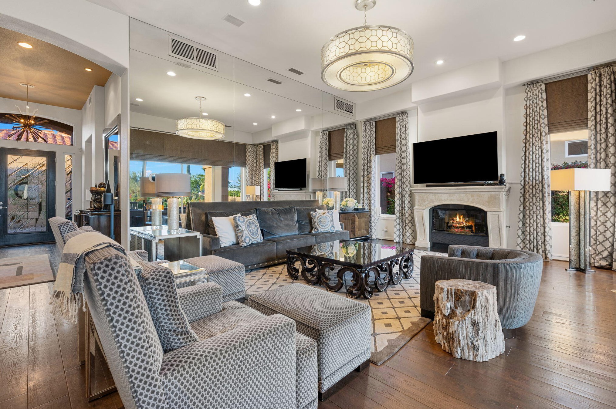 161 Tomahawk Dr, Palm Desert CA  92211-8949 exterior