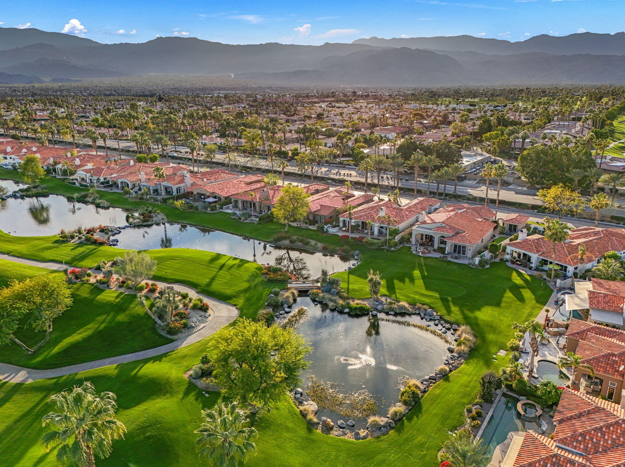 161 Tomahawk Dr, Palm Desert CA  92211-8949 exterior