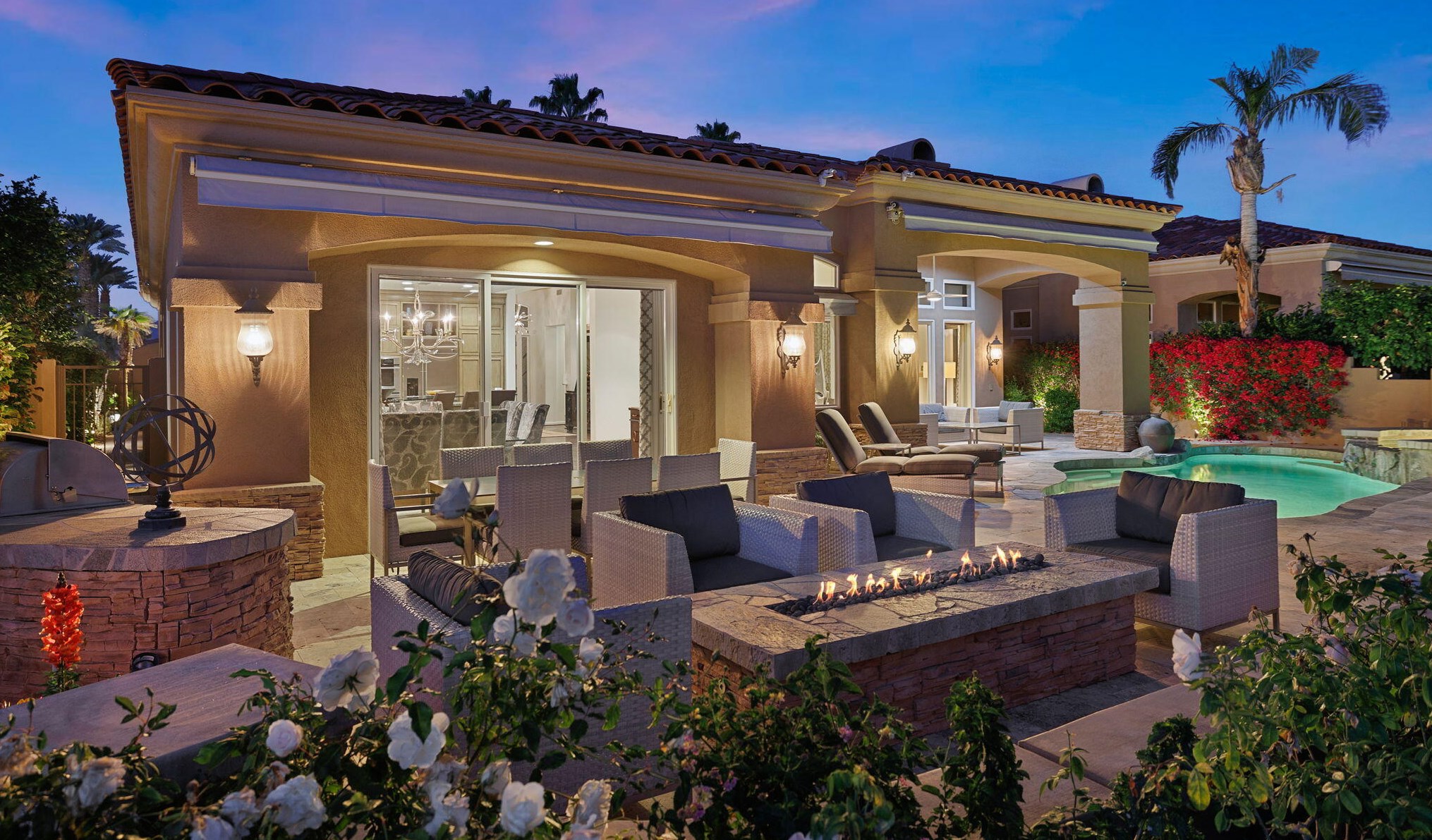 161 Tomahawk Dr, Palm Desert CA  92211-8949 exterior