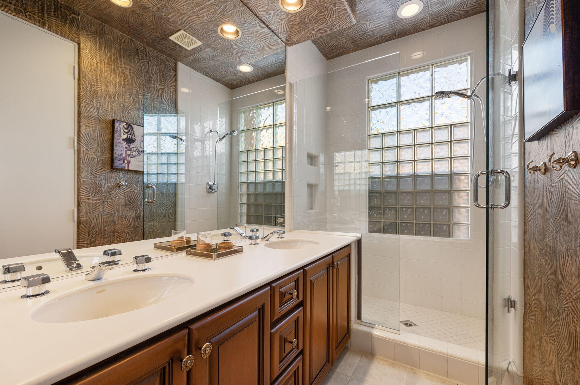 161 Tomahawk Dr, Palm Desert CA  92211-8949 exterior