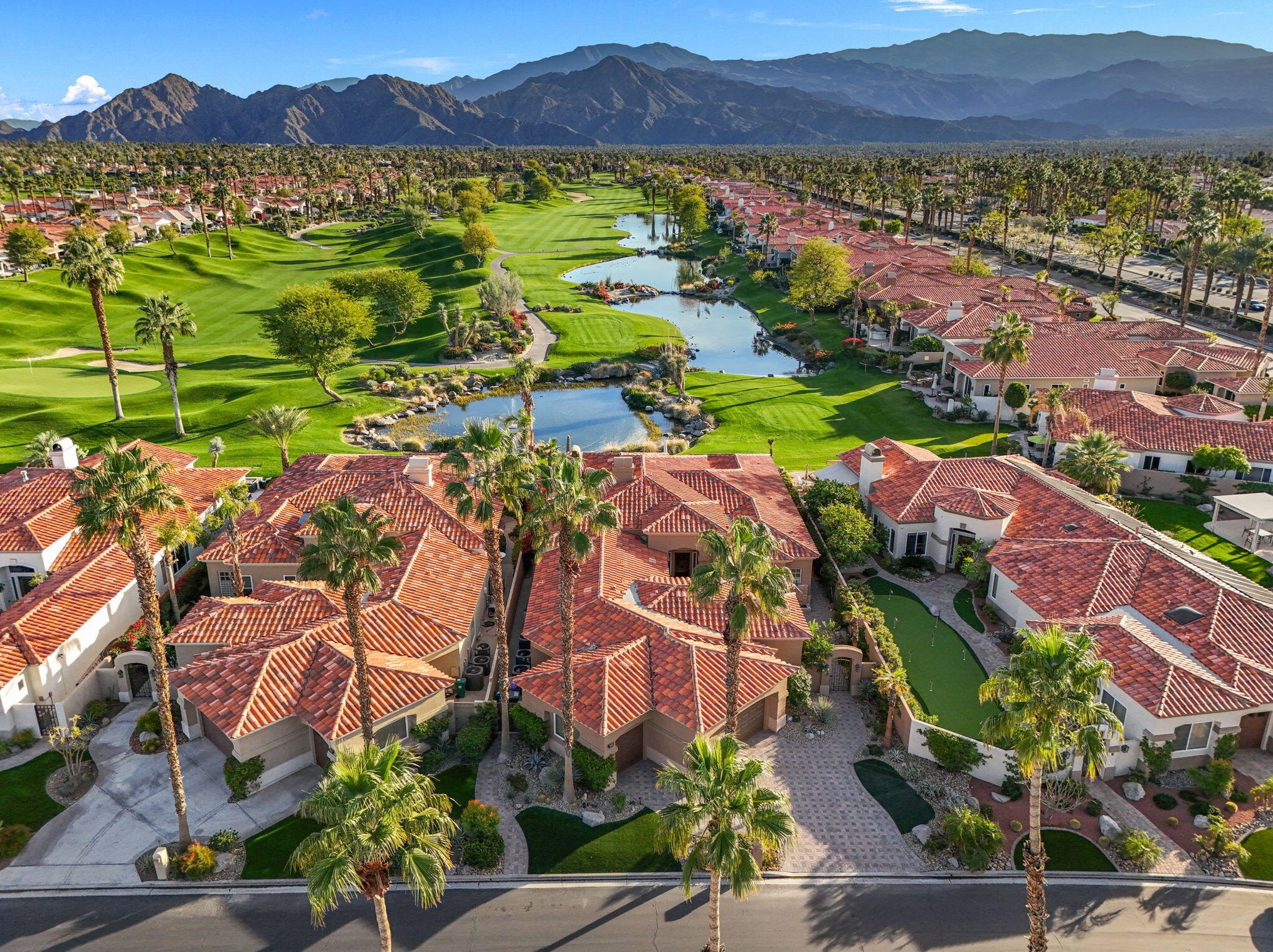 161 Tomahawk Dr, Palm Desert CA  92211-8949 exterior