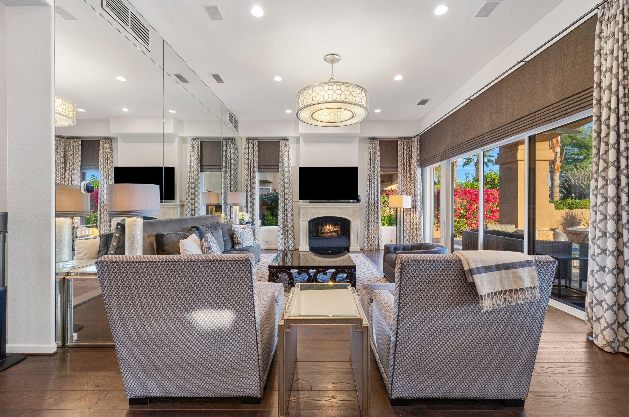 161 Tomahawk Dr, Palm Desert CA  92211-8949 exterior