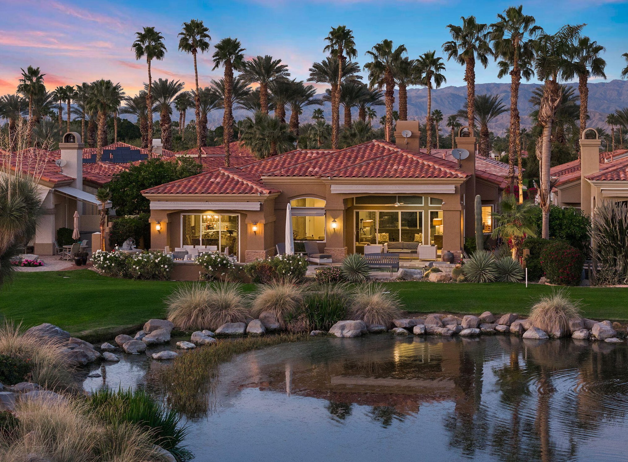 161 Tomahawk Dr, Palm Desert CA  92211-8949 exterior