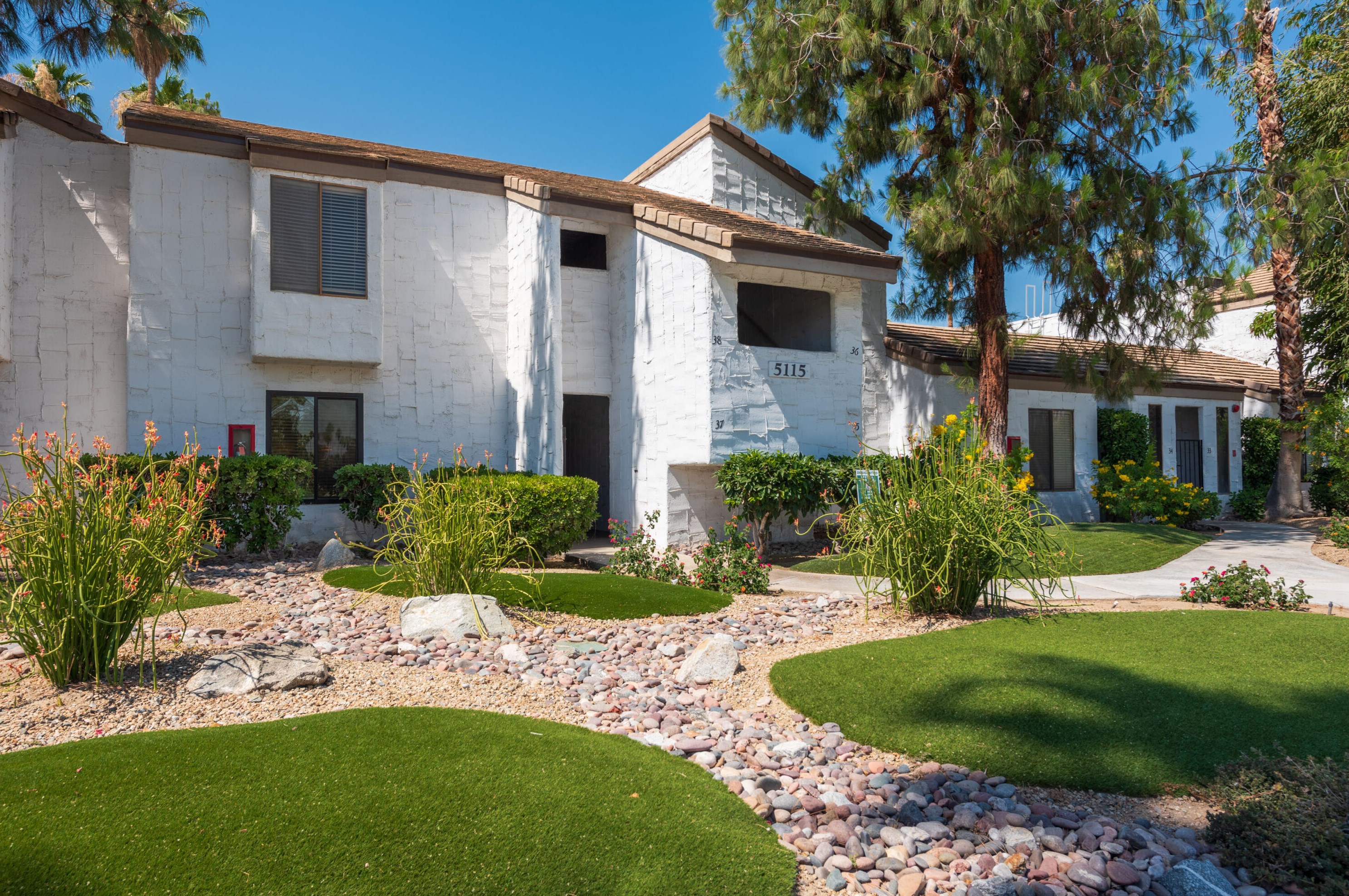 5115 Waverly Dr, Palm Springs, CA 92264-7503