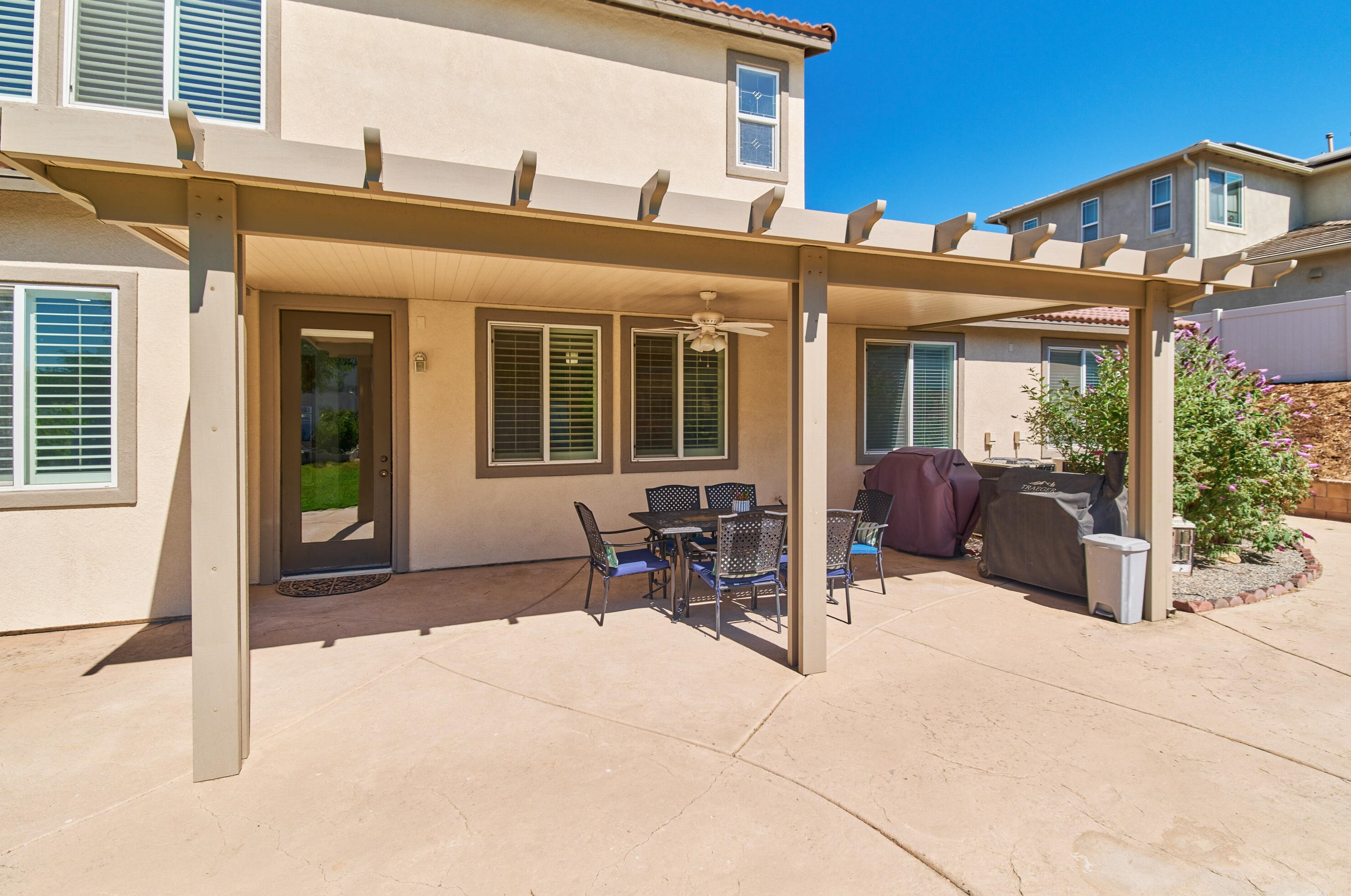 11354 Demaret Dr, Beaumont CA  92223-7430 exterior