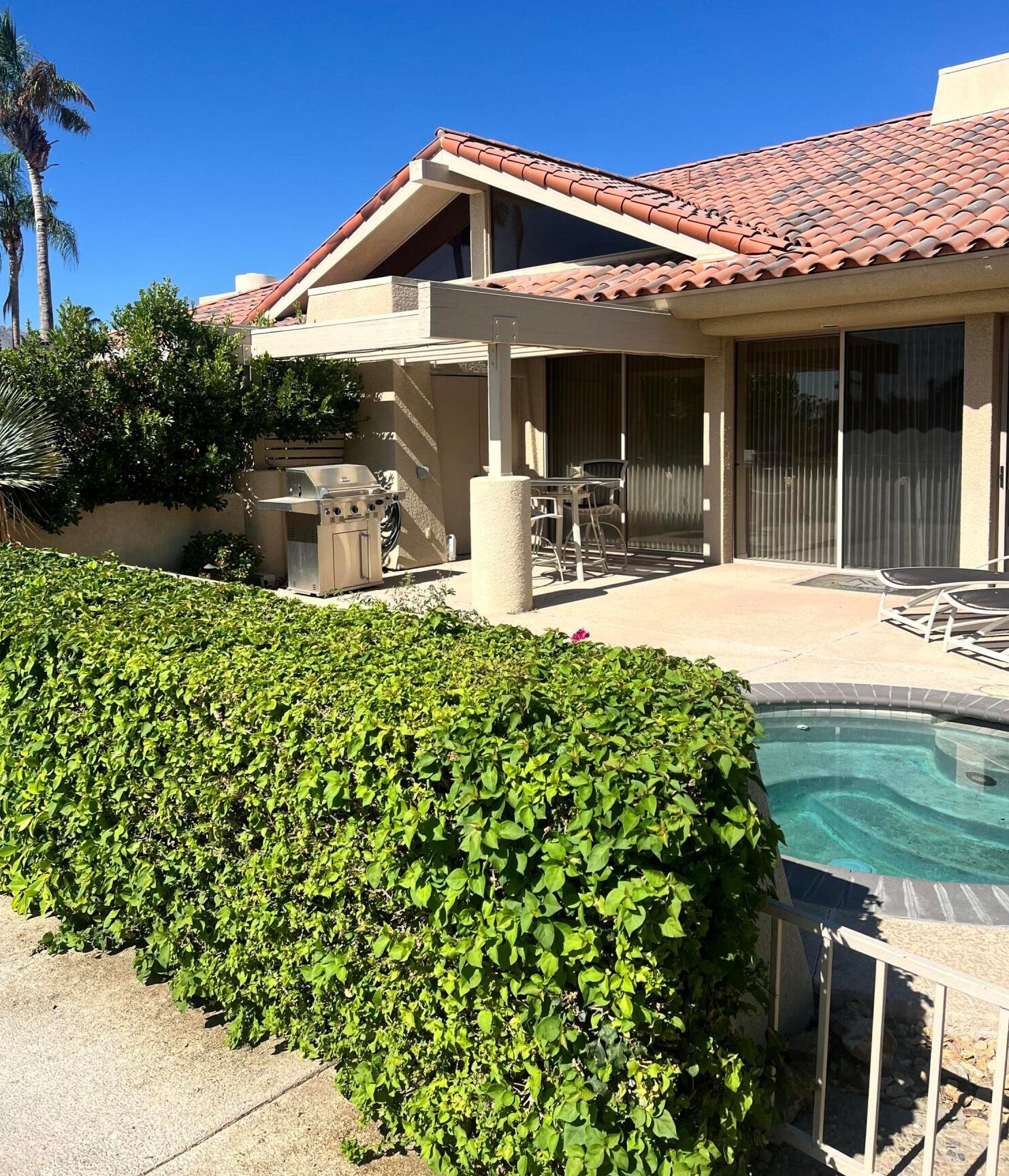 232 Kavenish Dr, Rancho Mirage, CA 92270-3257