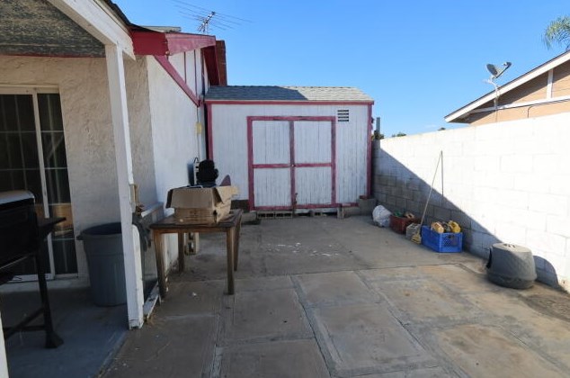 25327 Sugar Hill Rd, Moreno Valley CA 92553-4346 exterior