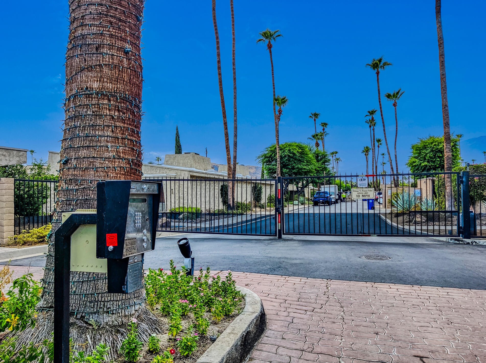 1111 Ramon Rd, Palm Springs, CA 92264-7795