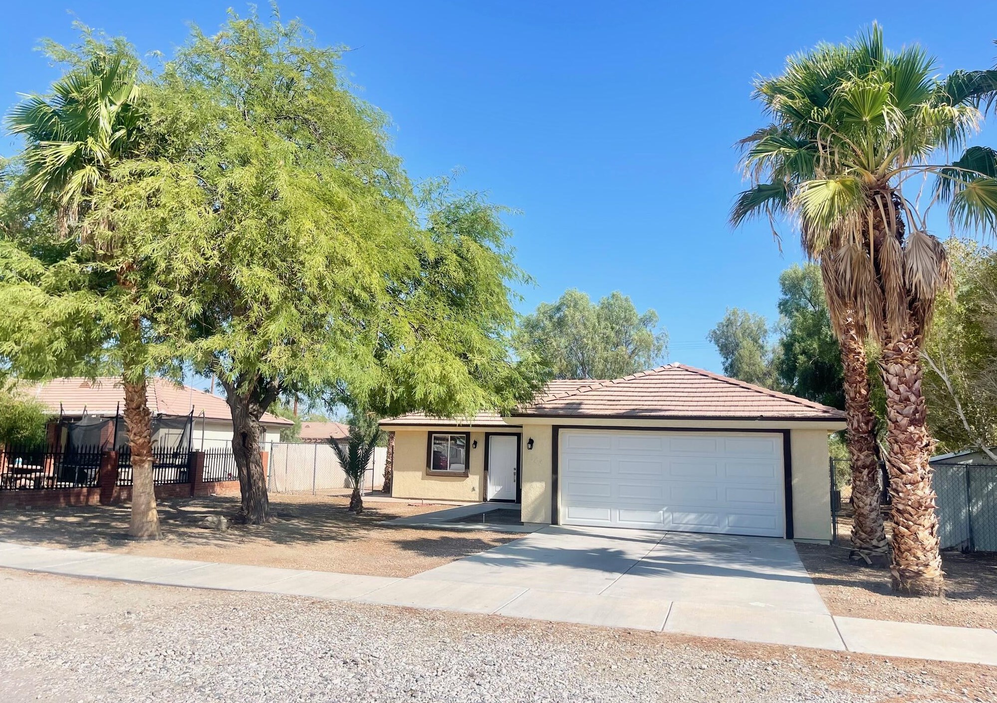 1344 Persimmon Ave, Thermal, CA 92274