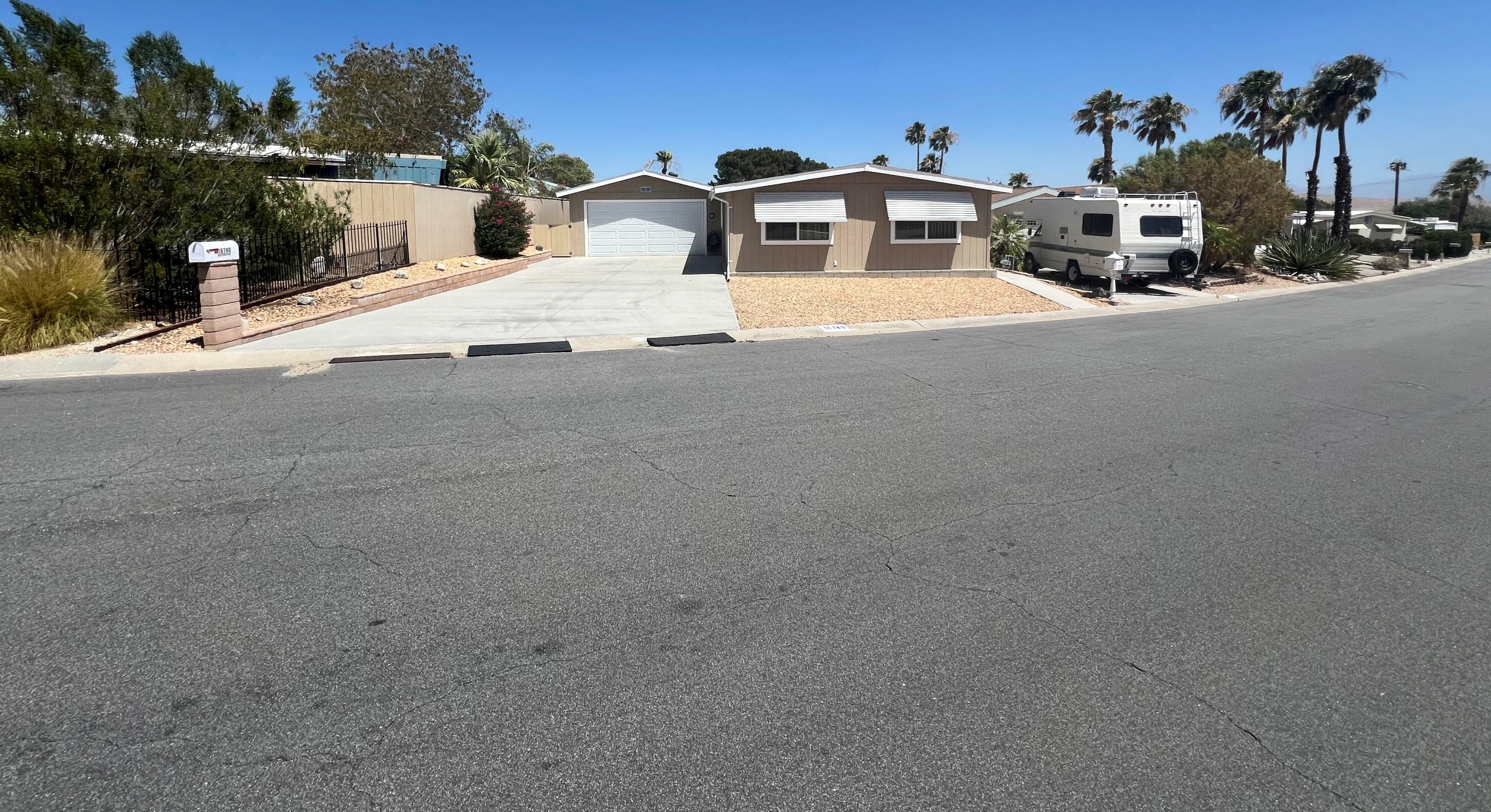 16740 Vista Del Sol, Desert Hot Springs, CA 92241