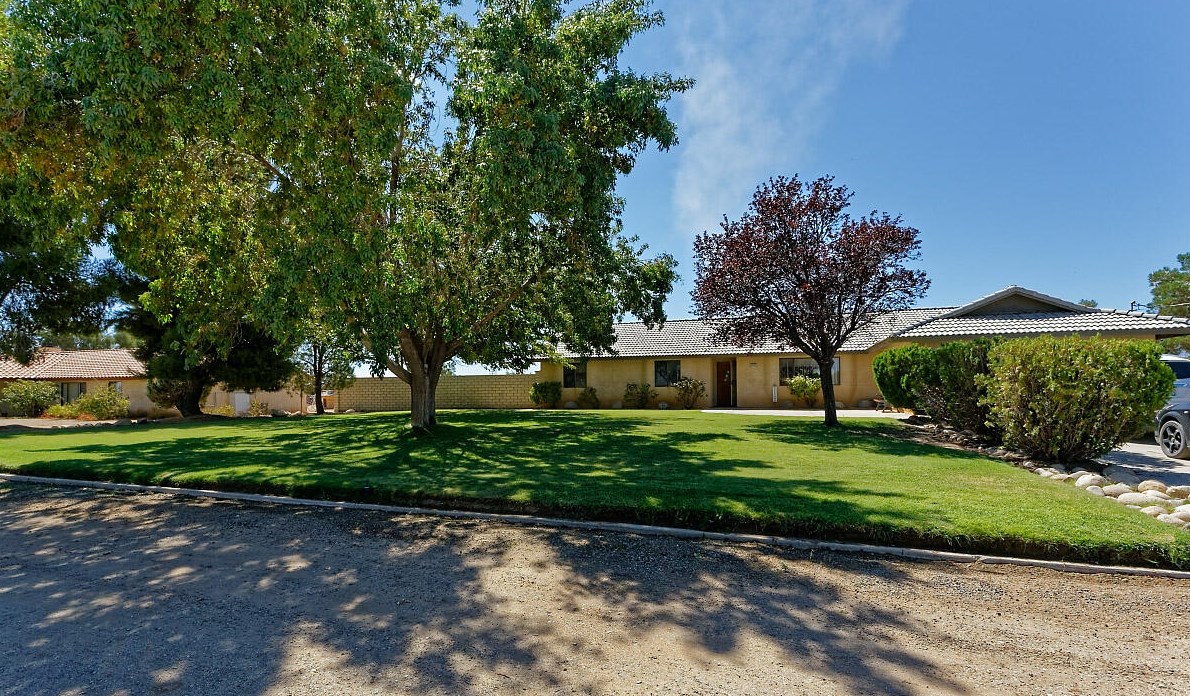 9345 Sequoia Rd, Victorville, CA 92392
