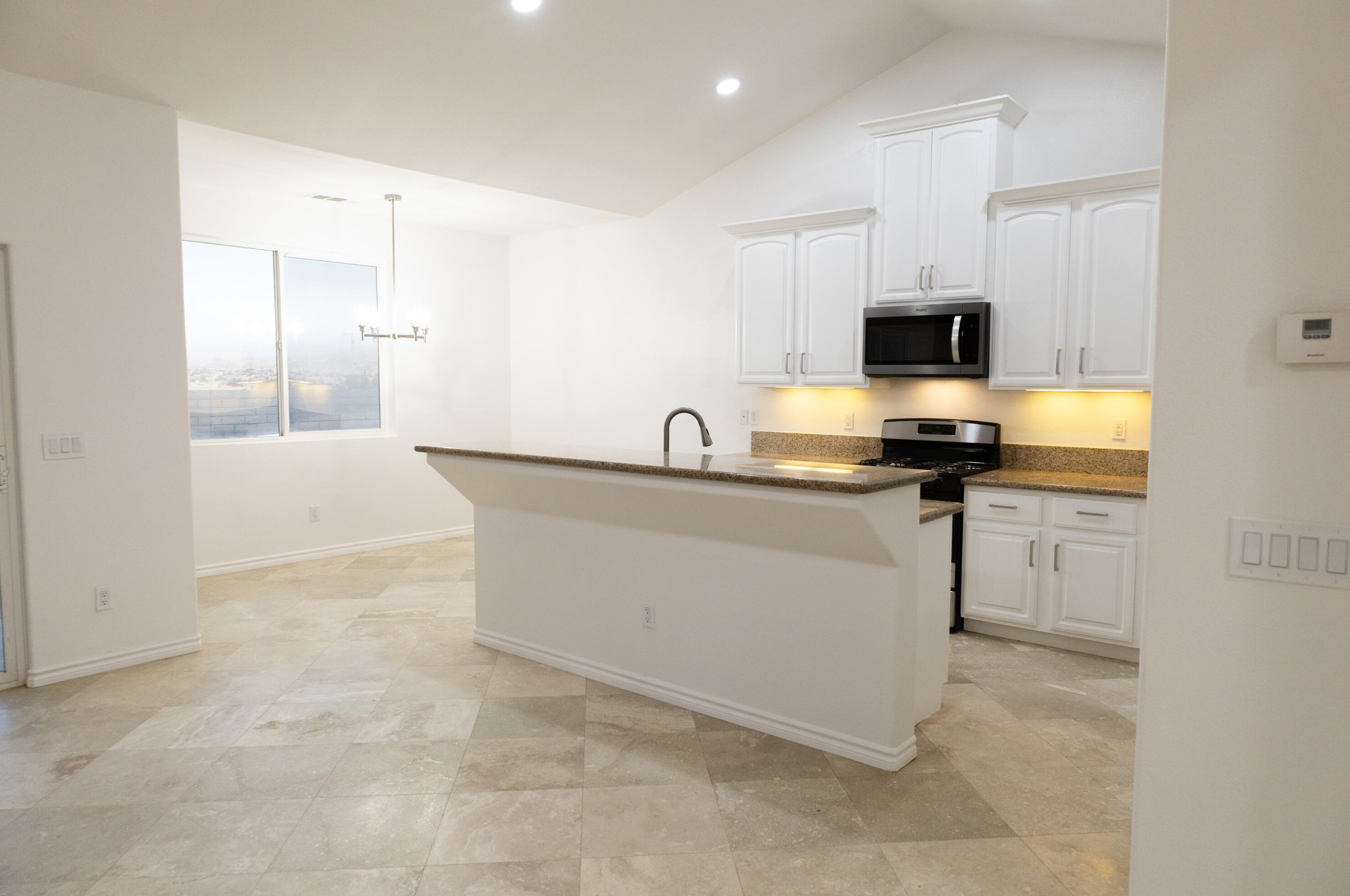 2319 Lark Ct, Thermal, CA 92274
