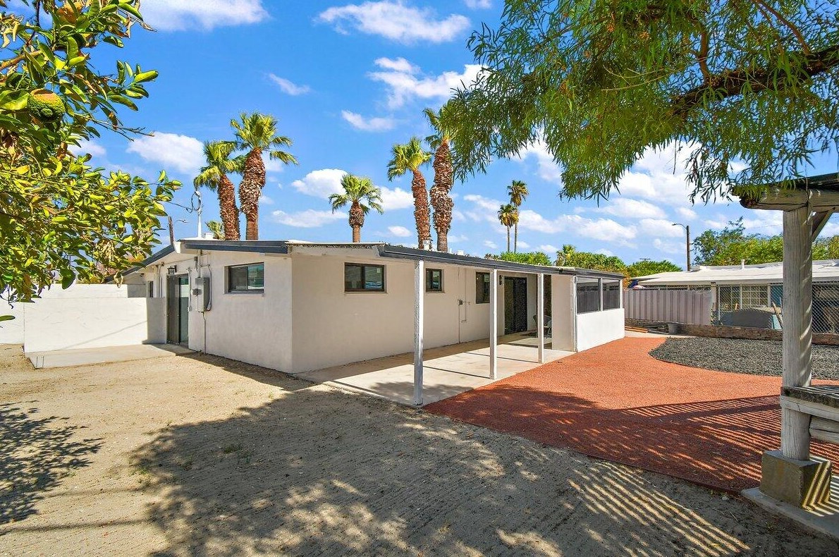 30557 San Antonio Dr, Cathedral City CA  92234-6077 exterior