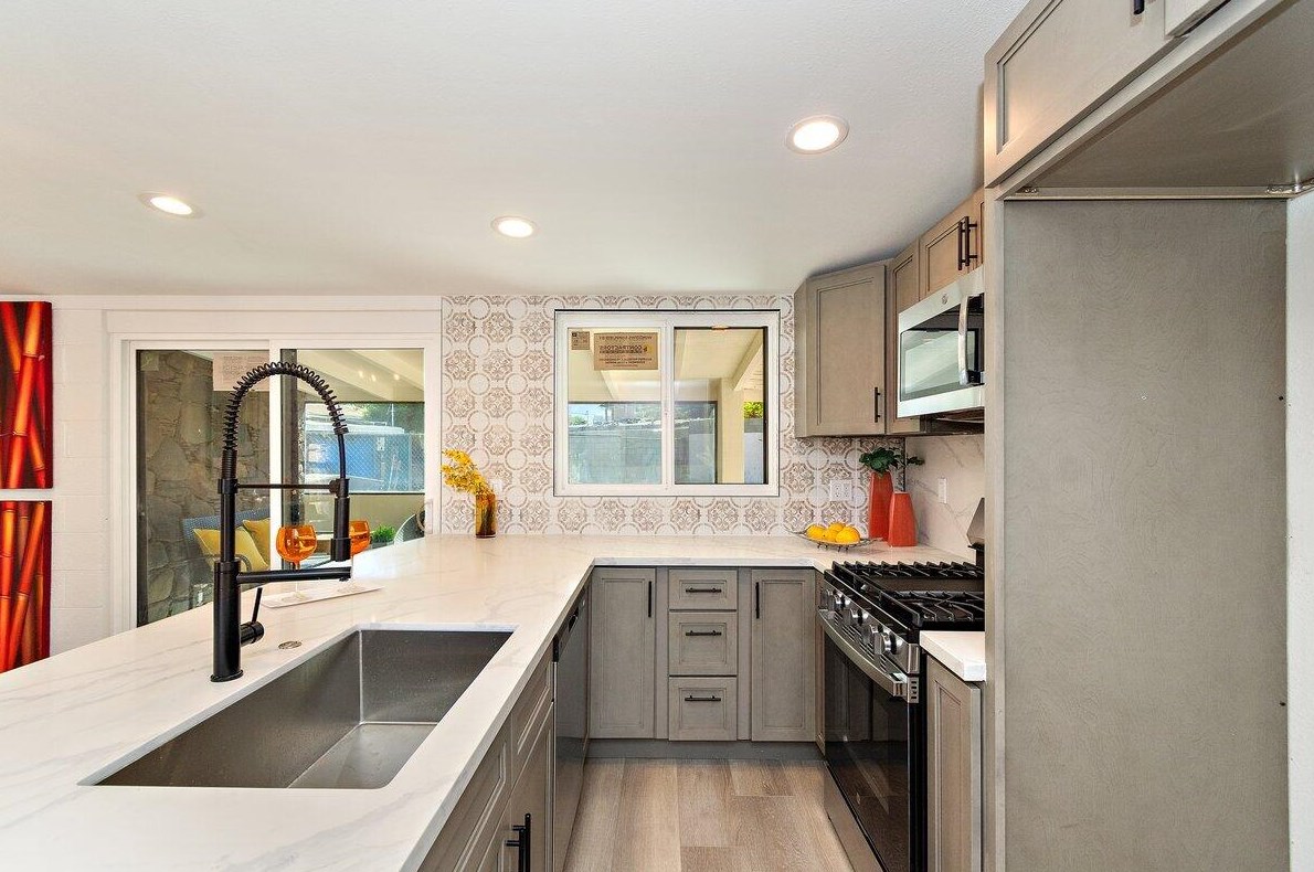30557 San Antonio Dr, Cathedral City CA  92234-6077 exterior