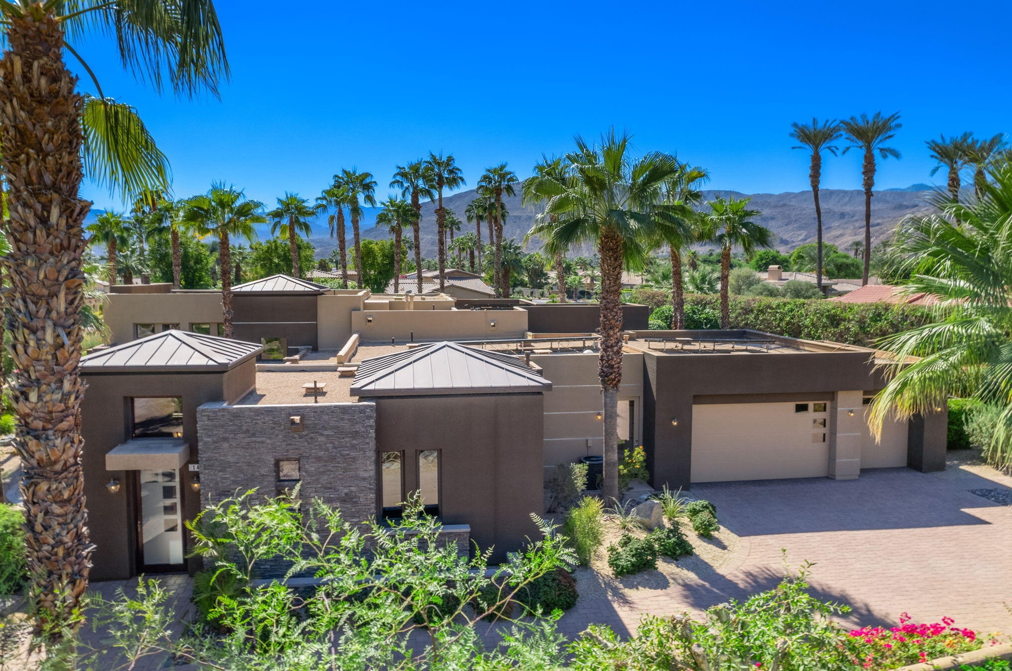 14 Dominion Ct, Rancho Mirage, CA 92270-3915