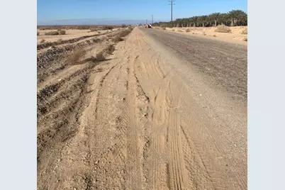 5995 Poe Road, Westmorland, CA 92281 - Photo 2