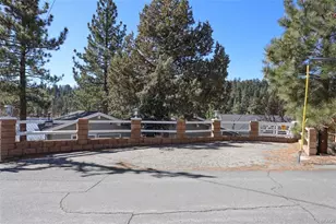 1010 Brookside Ln, Fawnskin, CA 92333 - Photo 2