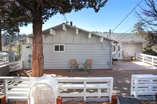 1010 Brookside Ln, Fawnskin, CA 92333 - Photo 6