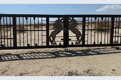 10 Dillon Road, Desert Hot Springs, CA 92241 - Photo 4