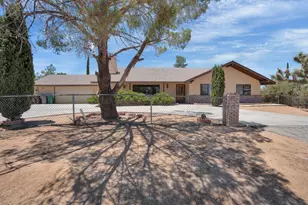 8668 Frontera Ave, Yucca Valley, CA 92284 - Photo 2