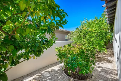 326 Loch Lomond Road, Rancho Mirage, CA 92270 - Photo 28