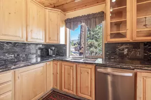 385 Sunrise Way, Big Bear Lake, CA 92315 - Photo 14