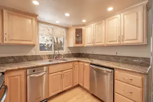 42998 Sunset Dr, Big Bear Lake, CA 92315 - Photo 14