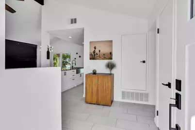 1110 E Vista Chino Rd, Palm Springs, CA 92262 - Photo 10