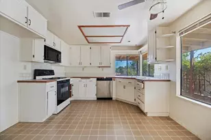 10560 Canyon Vista Rd, Moreno Valley, CA 92557 - Photo 20