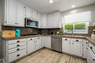 41945 Maryn Ct, Palm Desert, CA 92211 - Photo 10