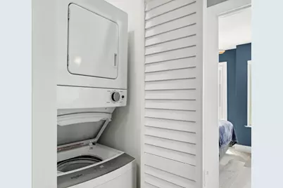 711 Pacific Coast Highway #206, Huntington Beach, CA 92648 - Photo 20