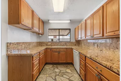 3933 E Calle San Antonio, Palm Springs, CA 92264 - Photo 16