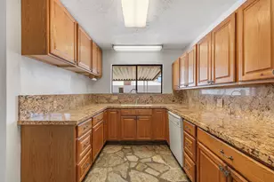 3933 E Calle San Antonio, Palm Springs, CA 92264 - Photo 16