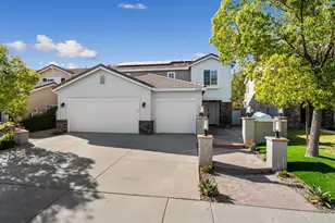 26089 Salinger Ln, Stevenson Ranch, CA 91381 - Photo 2