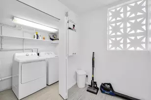 566 E Flor Cir, Palm Springs, CA 92264 - Photo 24