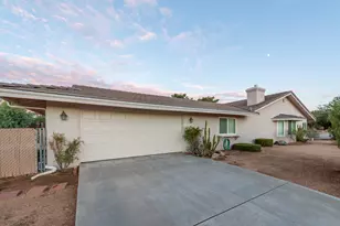 8395 Emerson Ave, Yucca Valley, CA 92284 - Photo 32
