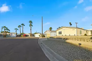 33170 Laredo Cir, Thousand Palms, CA 92276 - Photo 26