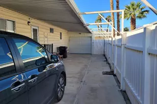 32561 Desert Moon Dr, Thousand Palms, CA 92276 - Photo 14