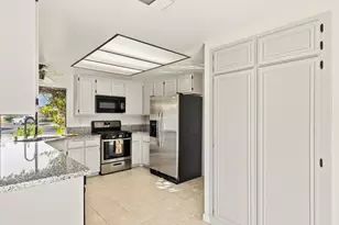 44695 Monaco Cir, Palm Desert, CA 92260 - Photo 16