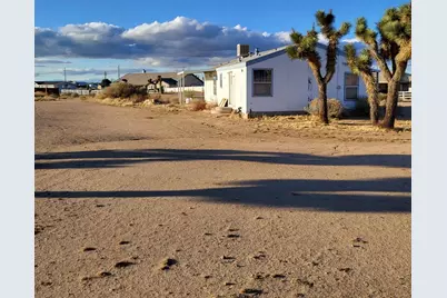 9572 Smith Road, Phelan, CA 92371 - Photo 4