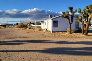 9572 Smith Rd, Phelan, CA 92371 - Photo 4