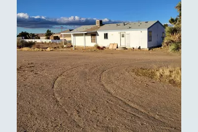 9572 Smith Road, Phelan, CA 92371 - Photo 16