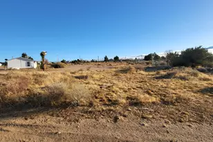 9572 Smith Rd, Phelan, CA 92371 - Photo 18