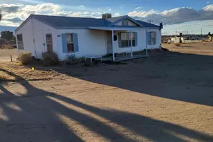 9572 Smith Rd, Phelan, CA 92371 - Photo 2