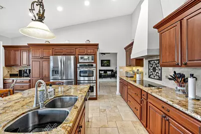 370 Cypress Point Drive, Palm Desert, CA 92211 - Photo 10