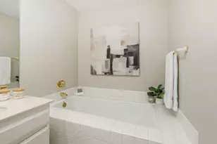 51 Pebble Beach Dr, Rancho Mirage, CA 92270 - Photo 20