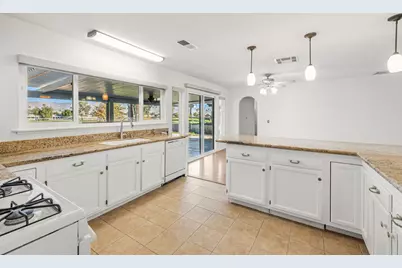 77640 California Drive, Palm Desert, CA 92211 - Photo 2